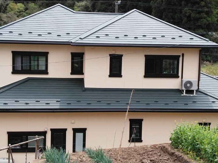 柴田郡柴田町で　屋根重ね貼　外壁塗装工事させて頂きした
