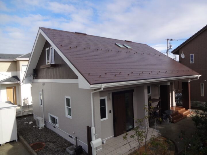 岩沼市恵み野N様邸で　屋根外壁塗装工事させて頂きました