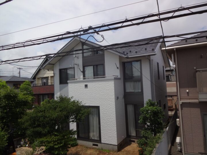 仙台市若林区荒井F様邸で　屋根外壁塗装工事させて頂きました